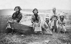 Een groep Ainu-vrouwen, Monbetsu, Hokkaido, Japan, 1902