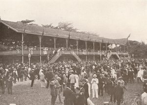 Een deel van de Derby Club Racecourse Enclosure, 1914