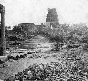 Een verwoest tempel nabij Madras, India, 1874 door Unbekannt