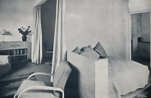 Een studio woonkamer in een van de Isokon Lawn Road Flats, Hampstead, Londen, 1936 door Unbekannt