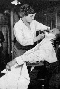 Een vrouwelijke barbier, 1917 1936