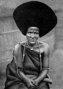 Een vrouw van het Beja Nijl of Baggara volk, Ethiopië, Afrika, 1922 door Unbekannt
