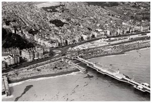 Luchtfoto van Brighton, Sussex, vanuit een Zeppelin, 1931-1933 door Unbekannt