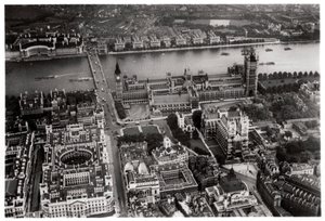 Luchtfoto van Westminster, Londen, vanuit een Zeppelin, 1931 door Unbekannt