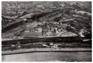 Luchtfoto van het Kremlin, Moskou, USSR, vanuit een Zeppelin, 1930-1933