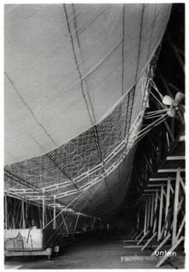Luchtschip LZ1 Graf Zeppelin in aanbouw, 1899 1933 door Unbekannt