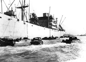 Amerikaanse amfibievoertuigen, Le Havre, Frankrijk, 1944 door Unbekannt