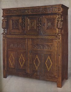 Een eikenhouten kast van James I