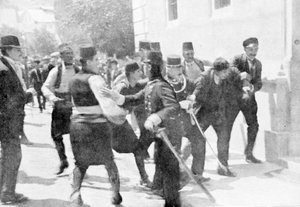 Arrestatie van Gavrilo Princip, moordenaar van aartshertog Franz Ferdinand, 1914 door Unbekannt