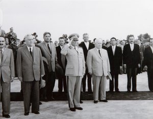 Aankomst van de Sovjetdelegatie in Belgrado, Joegoslavië, 26 mei 1955 door Unbekannt