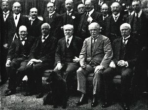 Op nummer 10, Downing Street, ca. 1922, 1945 door Unbekannt