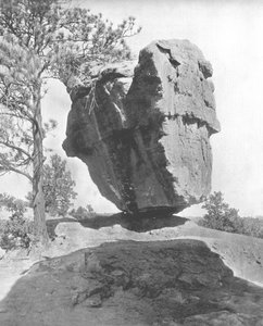 Balanced Rock, Garden of the Gods, Colorado, VS, ca. 1900