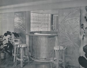 Bar in het huis van de heer en mevrouw Miles Gray, 1942 door Unbekannt