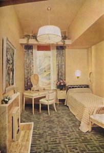 Slaapkamer ontworpen door Esmé Gordon, A.R.I.B.A., A.R.I.A.S., met Grieks sleutelontwerp W Wilton Tapijt door J