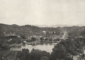 Uitzicht op het meer van Kandy vanaf Greory-Road naar NNW, 1926 door Unbekannt