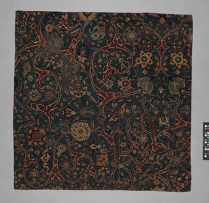 Fragment van een Tapijt met Bloemmotieven, Iran, 17e eeuw