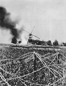 Bombardement van een windmolen met brandbommen, Artois, Frankrijk, Eerste Wereldoorlog, 1915