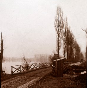 Brug over de rivier Ailette, Noord-Frankrijk, ca. 1918 door Unbekannt