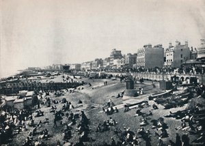 Brighton - Een lang stuk van het strand door Unbekannt