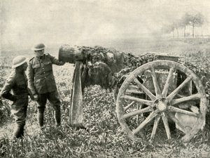 Brits Nepkanon in Veld om Vuur van de Duitsers aan te Trekken