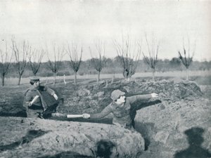 Britse soldaten oefenen met het gooien van handgranaten, ca. 1914 door Unbekannt