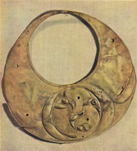 Bronzen Halve Maan van Llyn Cerrig, Anglesea, 1946 door Unbekannt