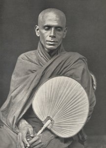 Boeddhistische Monnik van de Birmaanse Sekte met Palmbladwaaier, 1926