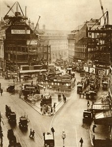 Bouwwerkzaamheden op Piccadilly Circus in Londen, 1926, 1935 door Unbekannt