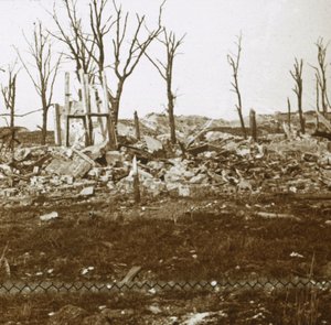 Bij het Tavannes Fort, Verdun, Noord-Frankrijk, ca. 1914-ca. 1918 door Unbekannt