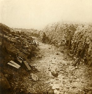 Centraal telefoonpost in Froideterre, Verdun, Noord-Frankrijk, ca. 1916 door Unbekannt
