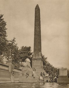 De Naald van Cleopatra, veertienhonderd jaar voor de geboorte van Cleopatra uitgehouwen, ca. 1935