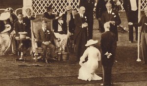 Buiging voor haar koning, 1937 door Unbekannt