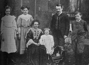 David Lloyd George - De Grote Staatsman Omringd door Zijn Familie door Unbekannt