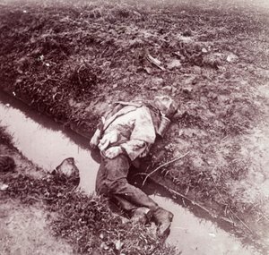 Dode Duitse soldaat, Ieper, Vlaanderen, België, c1914-c1918