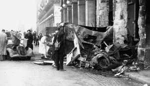 Vernietigd voertuig, Rue de Castiglione, bevrijding van Parijs, augustus 1944 door Unbekannt