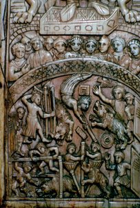 Detail van een blad van een Byzantijns ivoren diptiek met mannen en beren in het circus door Unbekannt