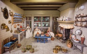 Poppenhuis kast