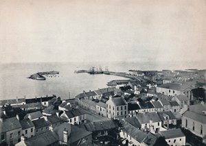 Donaghadee - Uitzicht vanaf de kerktoren, met zicht op de haven, 1895 door Unbekannt