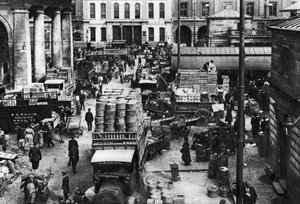 Vroege ochtend in Covent Garden, Londen, 1926-1927 door Unbekannt