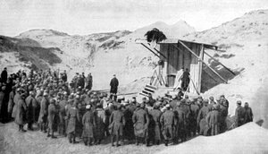 Paasmis in de duinen op de stranden van België aan de Noordzee, Eerste Wereldoorlog, 1915