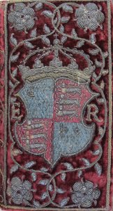 Geborduurde fluwelen band op John Udalls preken met de wapens van Elizabeth I door Unbekannt