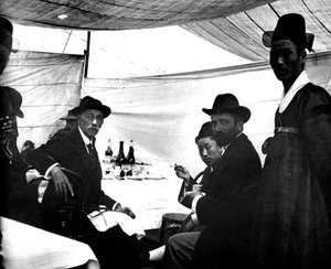 Festival ter ere van de Keizer van Japan, Korea, 1900 door Unbekannt