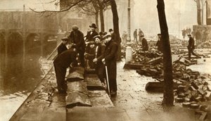 Overstroming in Londen, 1928, 1935 door Unbekannt