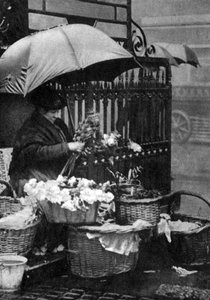 Bloemenverkoper, Piccadilly Circus, Londen, 1926-1927 door Unbekannt