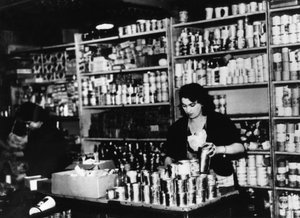 Voedselwinkel in bezet Parijs, ca. 1941