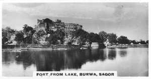 Fort vanaf het meer, Burwa, Sagor, India, ca. 1925