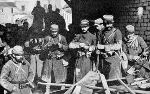 Franse soldaten rusten uit in Champagne, Frankrijk, Eerste Wereldoorlog, 1915 door Unbekannt