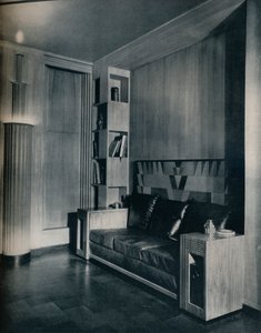 Meubilair en interieur van een privé kantoor. Ontworpen door Joseph Sinel, 1930 door Unbekannt