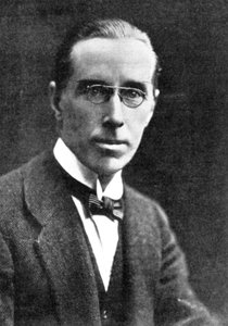 George Warwick Deeping, Engelse romanschrijver en schrijver van korte verhalen