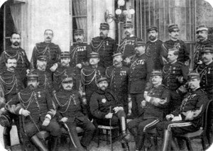 Georges Boulanger, Franse generaal en politicus, met andere legerofficieren, 1888 door Unbekannt